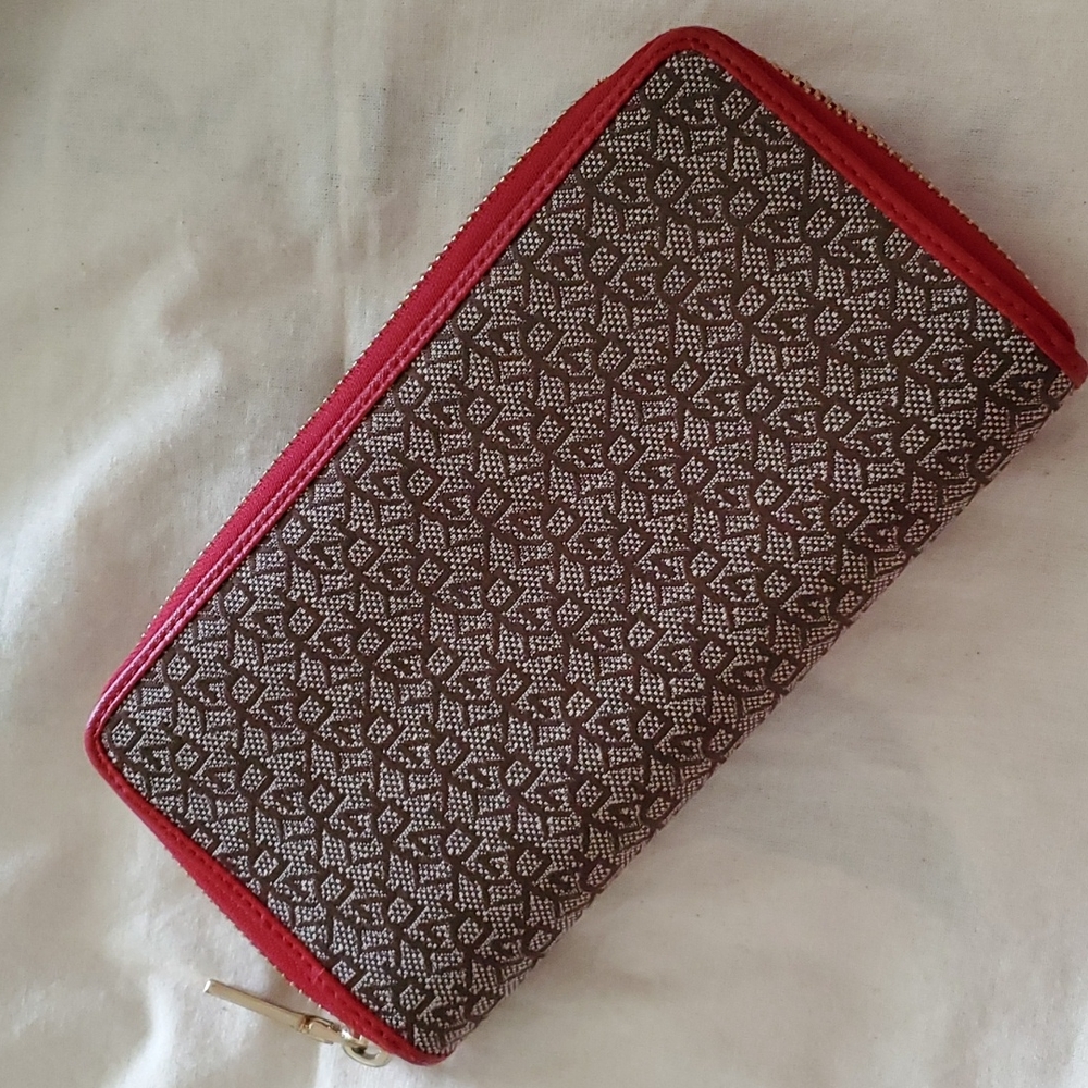 Authentic DKNY zippy wallet